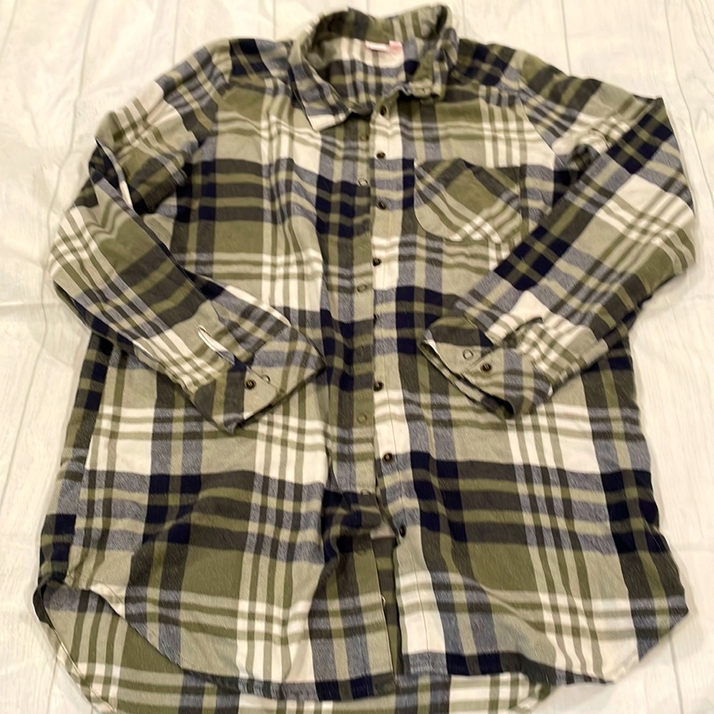 Make + Model EUC Medium botton down flannel sleep shirt